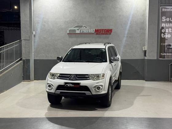 MITSUBISHI PAJERO 3.5 HPE 4X4 7 LUGARES V6 24V FLEX 4P AUTOMÁTICO